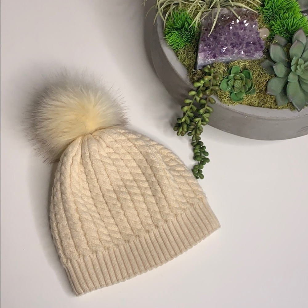 Chunky thick knit cream Neutral Pom Pom winter hat adult